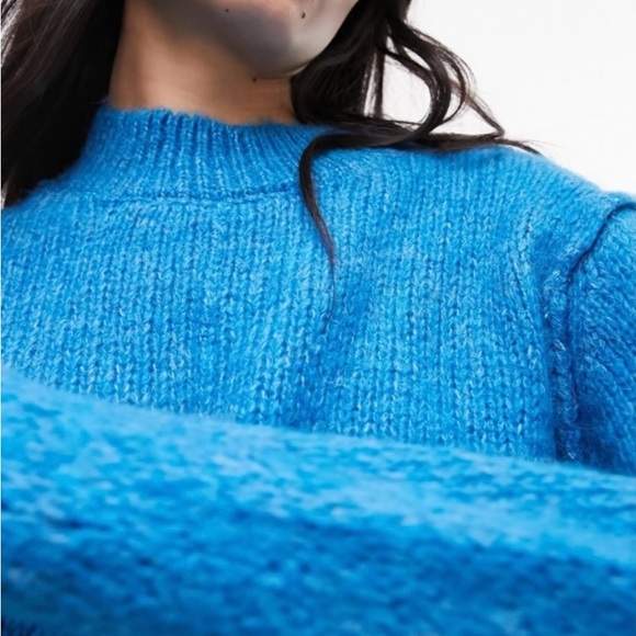 NWOT TOPSHOP vibrant blue sweater - Picture 5 of 6
